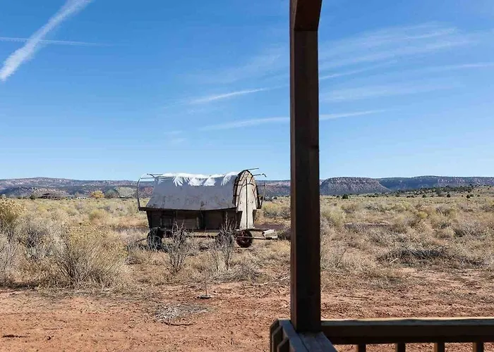 Glitter And Grit! The Wild West 40 Homestead Holiday home *
